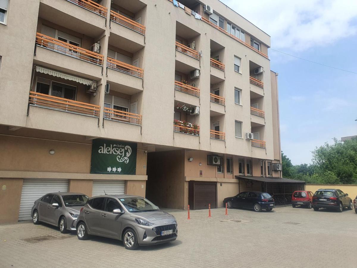 Apartman 64 - Besplatan Parking Za Goste Нови-Сад Экстерьер фото