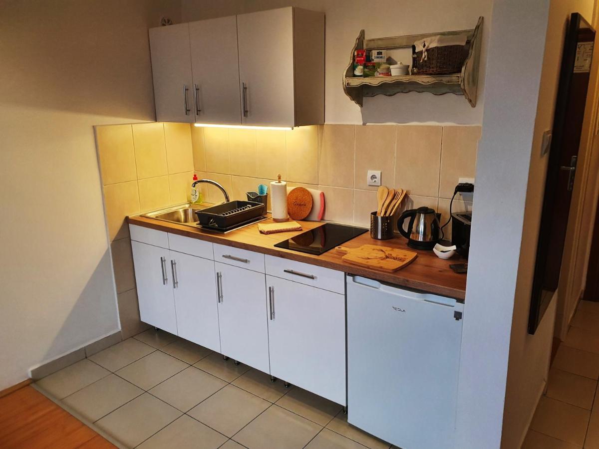 Apartman 64 - Besplatan Parking Za Goste Нови-Сад Экстерьер фото