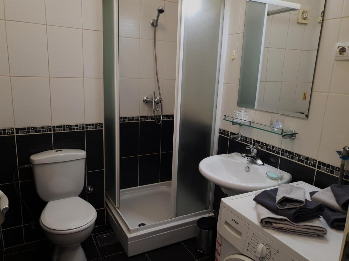 Apartman 64 - Besplatan Parking Za Goste Нови-Сад Экстерьер фото